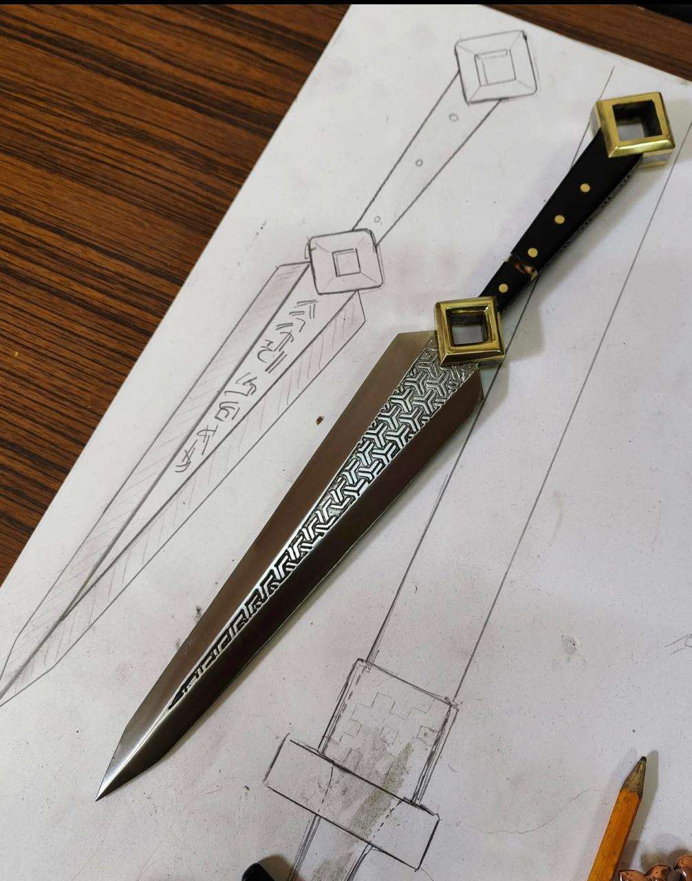 Handcrafted Collector's Dagger with Etched Blade and Brass Guard