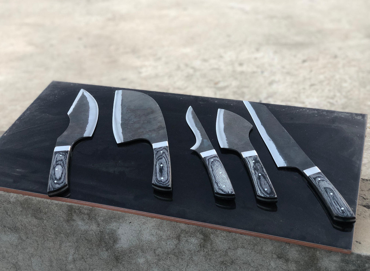Hand-Forged 6-Piece Chef Knife Set - Full Tang Carbon Steel Blade with Black Wood Handles