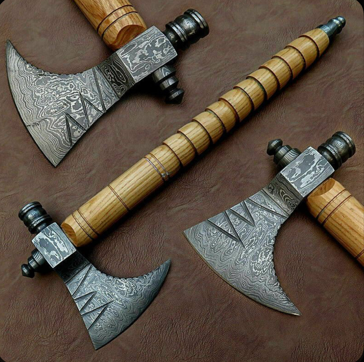Handmade Tomahawk Axe - Damascus Steel Head & Wooden Handle