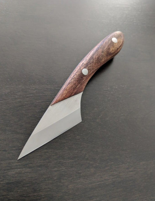 Handmade Throwing & Hunting Knife – Balanced Design with Wooden Handle