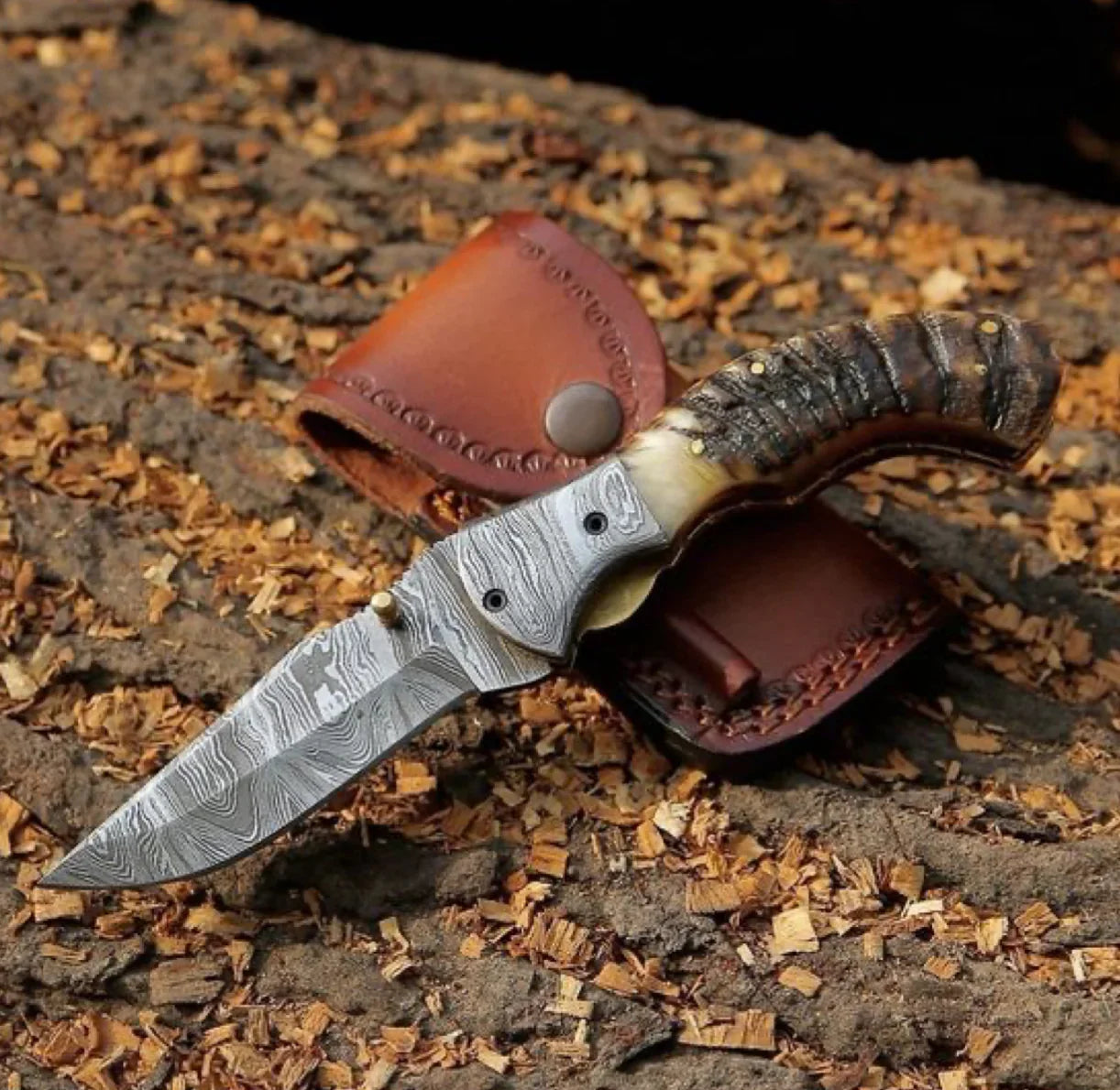 Handmade Knife with Damascus Steel Blade & Bolster – Stag Horn Handle